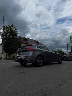 Volvo V40 D2   2016 | 2.0 Diesel | 140 CP - imagine 2