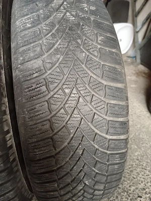 Set 4 anvelope iarna 215/65/17 Bridgestone dot 2021 - imagine 4
