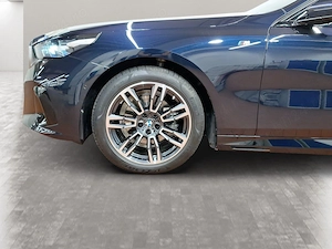 BMW 520d, an fabricatie 2025 - imagine 4