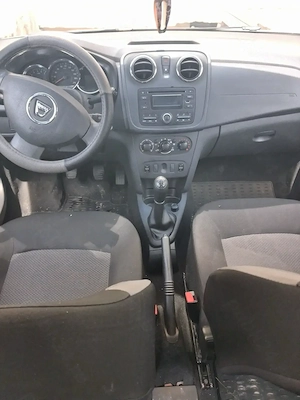 Vând Dacia Sandero an 2015 - imagine 6