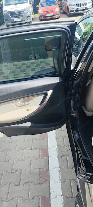 BMW 318d din 2014, de vânzare direct de la proprietar - imagine 9
