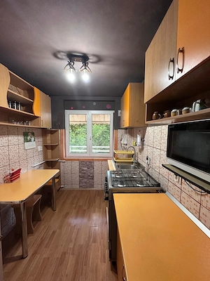 Apartament 3 camere, 66 m , etaj 2 4   gata de mutat, zonă liniștită, aproape de Palas - imagine 3