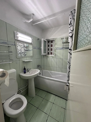 Apartament 3 camere, 66 m , etaj 2 4   gata de mutat, zonă liniștită, aproape de Palas - imagine 6