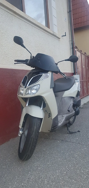 aprilia sport city 200
