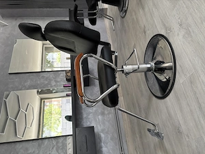 Scaun frizerie nou 