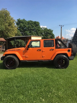 Jeep Wrangler Sahara - imagine 3