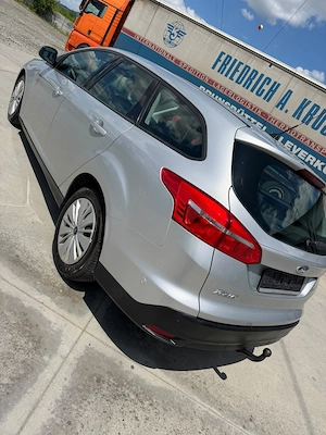Vând Ford Focus Automat 1.5 TDCI 120 c p An 27.12.2016 km 215000 in foarte bună stare.  - imagine 4
