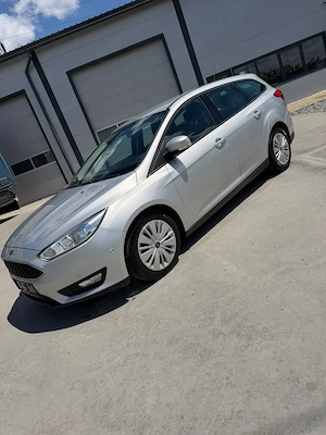 Vând Ford Focus Automat 1.5 DTCI 120 c p An 27.12.2016 km 215000 in foarte bună stare. 
