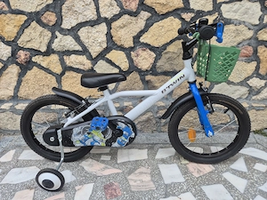 Bicicletă copii Btwin ca NOUĂ, 16 inch, cu roți ajutătoare 