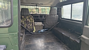 Land Rover Defender  - imagine 4