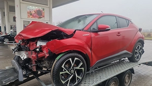 Dezmembrez toyota chr - imagine 3