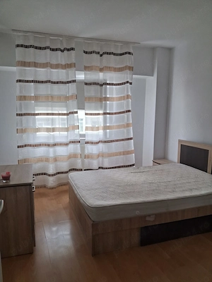 Proprietar închiriez apartament cu 3 camere decomandate  - imagine 3