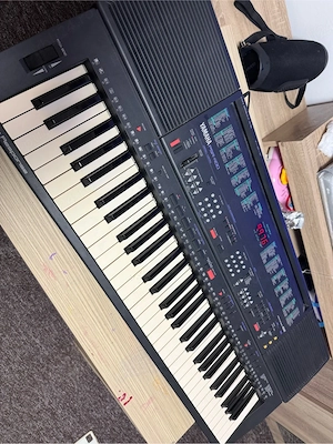 Vând Orgă Electronică   Claviatură Yamaha PSR-400 - imagine 2