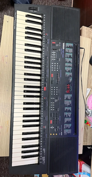 Vând Orgă Electronică   Claviatură Yamaha PSR-400 - imagine 3