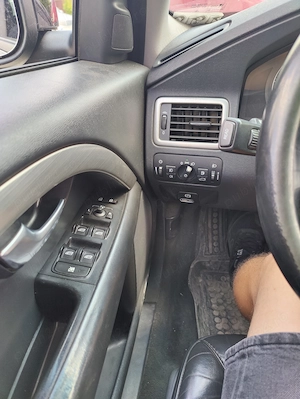 VOLVO V70 2010 2.0D 136CP - imagine 5