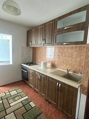 Apartament 2 camere decomandat în zona Soarelui strada Uranus 