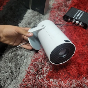 vand video proiector cu acesori pentru el