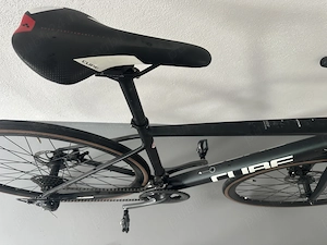 Bicicleta marca Cube