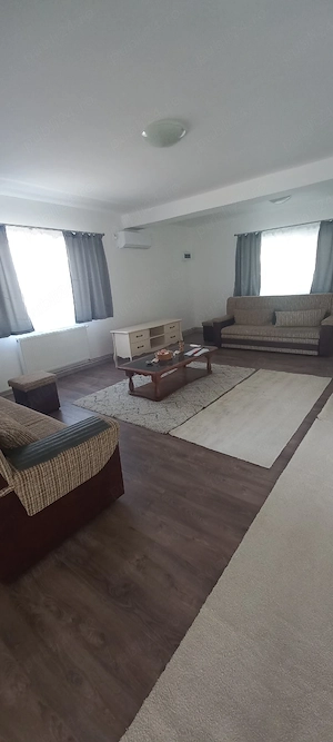  Inchiriez vila zona Ford