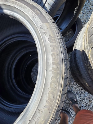 set 2 anvelope vara 245/40/18 Hankook , DOT 3723 - imagine 3