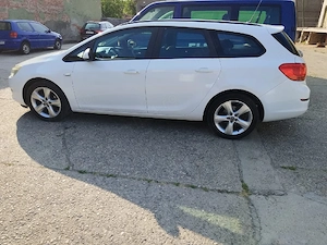 Opel Astra J Sports Tourer 1.4benzina, an 2011,160786,pert 4000Euro negociabil