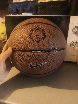 Minge baschet Nike LeBron Originală, mărimea 7 (29.5") Indoor Outdoor
