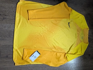 Bluza nouă sport marca Nike mărimea XXL 