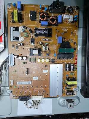 Dezmembrez tv LG 42lb671v