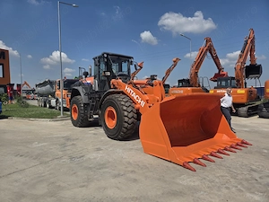 Incarcator HITACHI ZW250-6, 2018, 11.500h 66900 EUR+tva - imagine 5