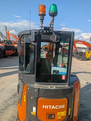 Miniexcavator HITACHI ZX33U-6, 2 h - imagine 13