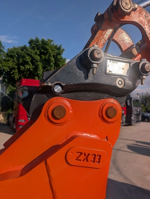 Miniexcavator HITACHI ZX33U-6, 2 h - imagine 19