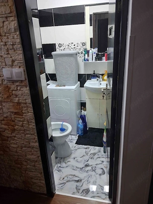 Apartament 3 camere doua bai comfort 1 etajul 1.