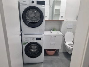 Închiriez apartament