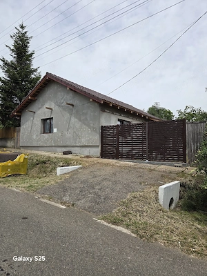 Vând casă la Murani 