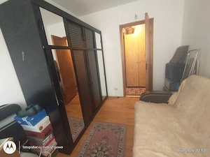 Traian zona URSUS,etaj 4 cu acoperis ,proaspat zugravit - imagine 3