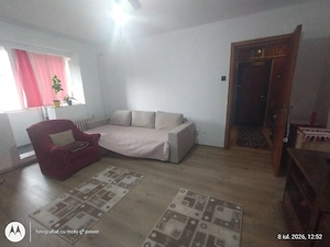 Traian zona URSUS,etaj 4 cu acoperis ,proaspat zugravit - imagine 4