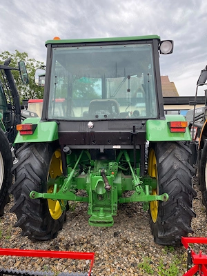 Tractor 4x4 John Deere 2250  - imagine 2