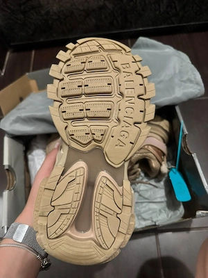 balenciaga track crem 