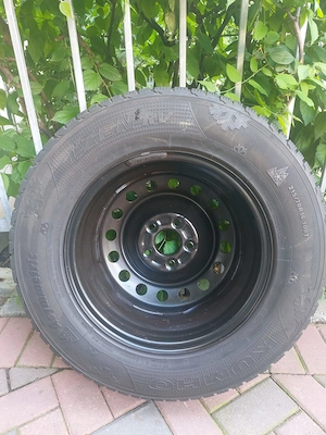 Vând Jante tablă R16 + anvelope iarnă 215/70 R16 – Kia Sportage III, Hyundai ix35 - imagine 8