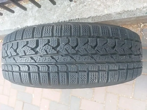 Vând Jante tablă R16 + anvelope iarnă 215/70 R16 – Kia Sportage III, Hyundai ix35