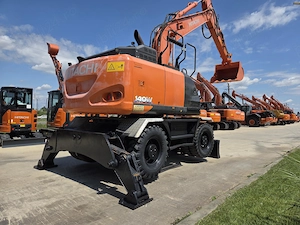 Excavator pe pneuri 17t, cupa 0,8mc, 2019, 5.549h, lama si cale - imagine 16