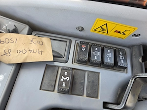 Excavator pe pneuri 17t, cupa 0,8mc, 2019, 5.549h, lama si cale - imagine 8