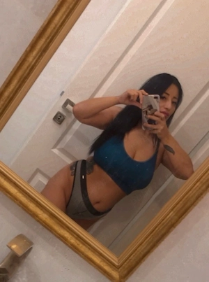 Bruneta Sexy !!!