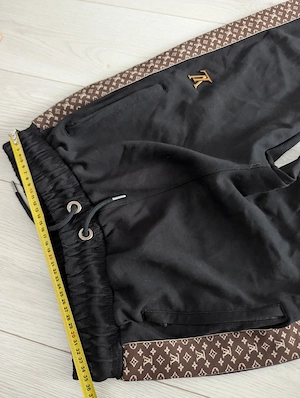 Pantaloni Louis Vuitton bărbați 