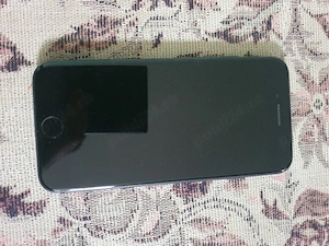 Model: iPhone 8   Memorie: 64 GB   Culoare: Negru   Ecran Retina HD 4,7"   Cameră 12 MP   Touch ID (