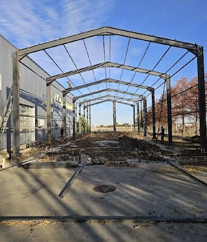 vând hală metalică la prețul de producător
