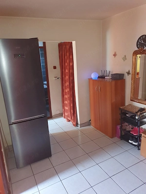 vând apartament 2 camere