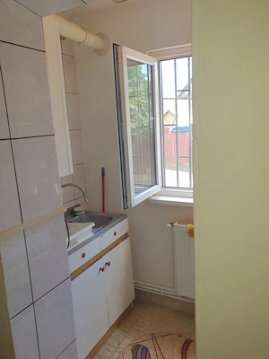 vând apartament 2 camere - imagine 10