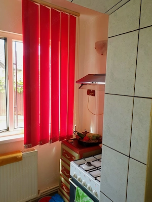 vând apartament 2 camere - imagine 9