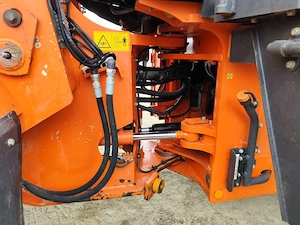 Încărcător frontal Hitachi ZW220-6 - imagine 6